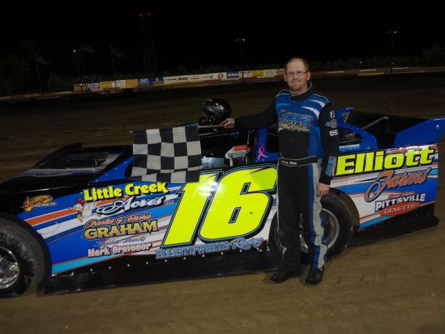 SPARKY WHITE GETS FIRST WIN OF THE SEASON IN CRATES