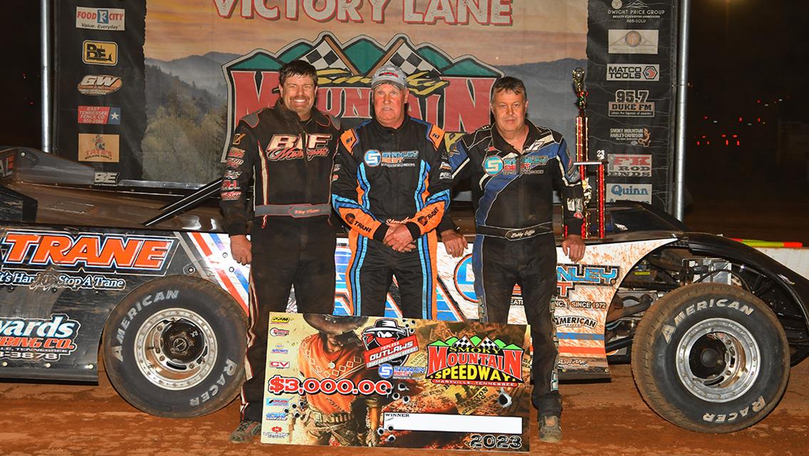 Riley Hickman lands a pair of top-fives