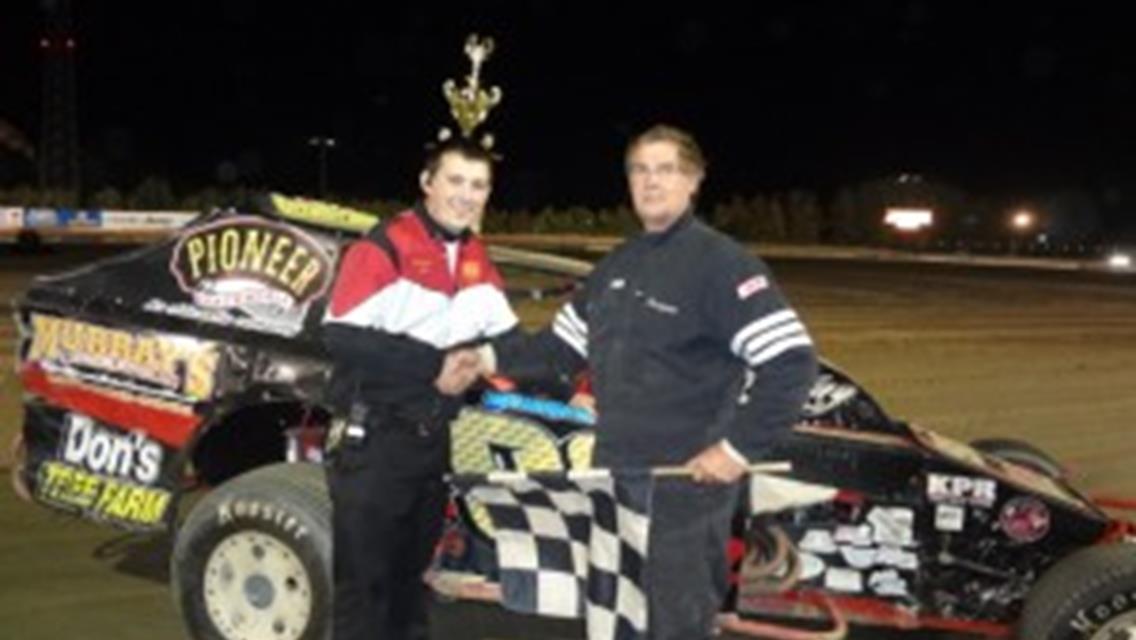 DWAYNE HECK LEADS WIRE TO WIRE IN VINTAGE STOCK CARS