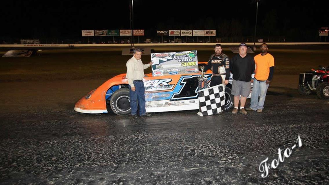 Hickman Wins in Crate Late Model at Magnolia