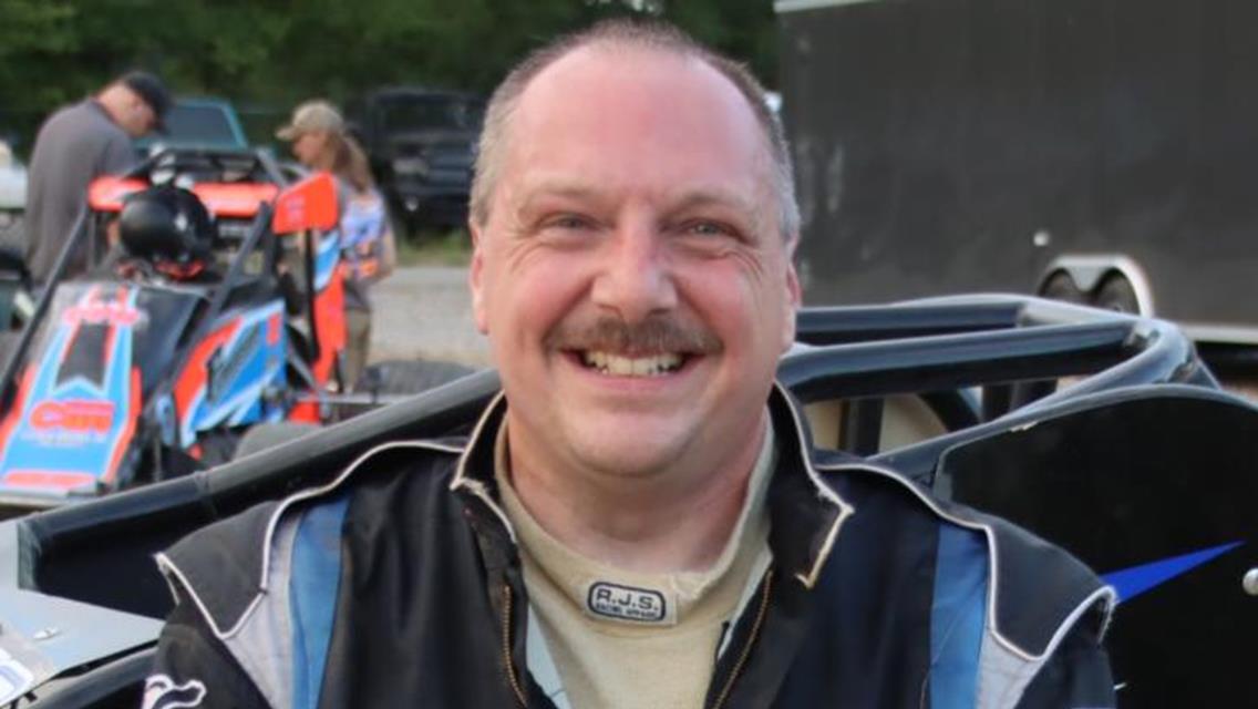 AIDAN SAILSBURY WINS AT LIMALAND MOTORSPORTS PARK