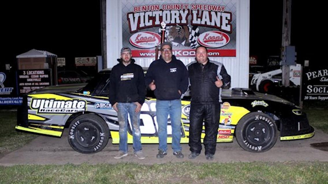 Steenbergen holds on for $1,000 IMCA Stock Car payday at Benton County Speedway