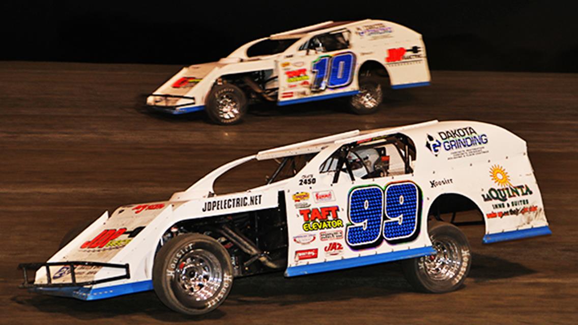 DQ Hands Cale Arneson first RRVS Modified Win