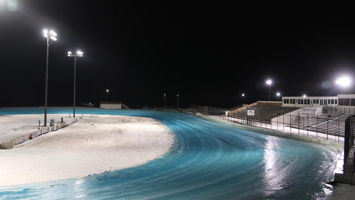 Snowmobile racing returns to the blue ice at Buffalo River Race Park
