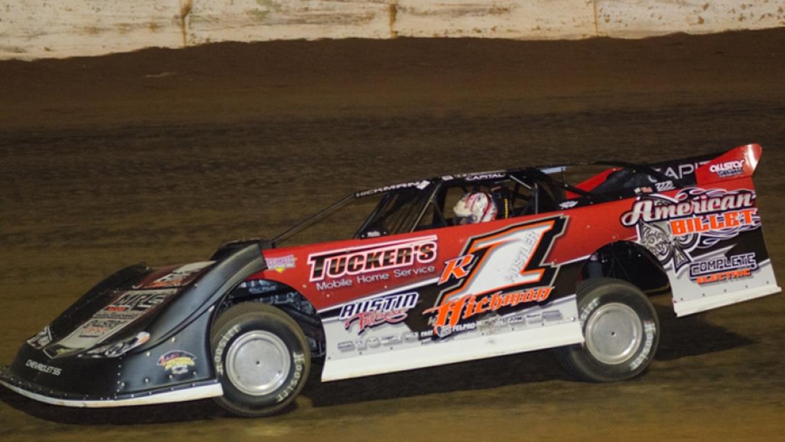 Hickman Visits Boyd&#39;s for Local Show