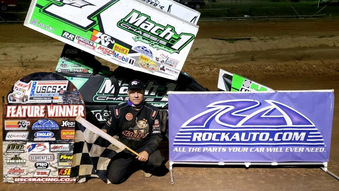 Mark Smith battles to USCS Speedweeks Round #5 “Hub City Havoc” win at Hattiesburg on Friday