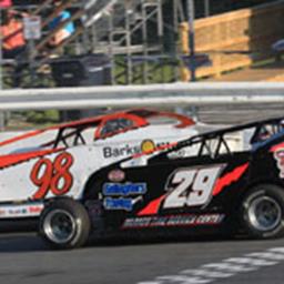 Heywood victory boosts title defense